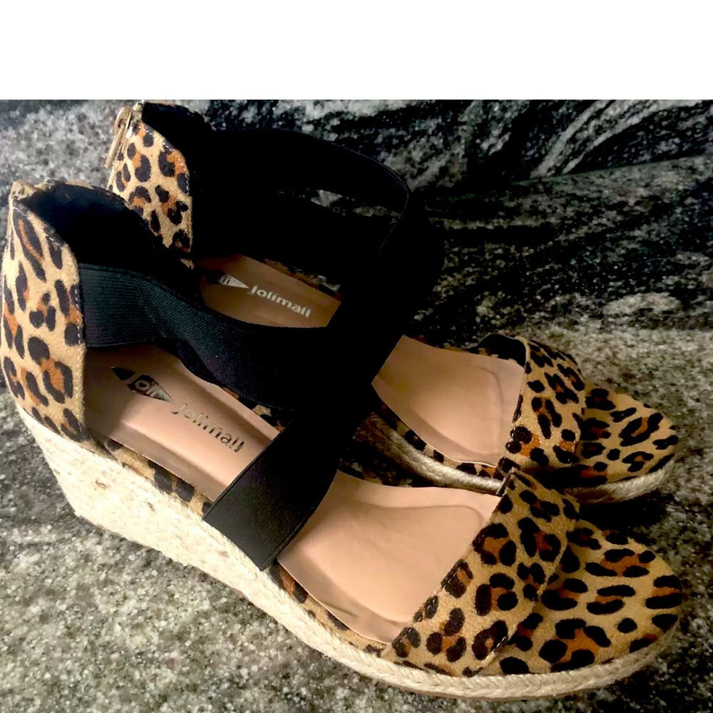 2.5” wedge leopard print sandals